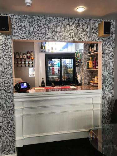 Hostal Four Seasons Guest House