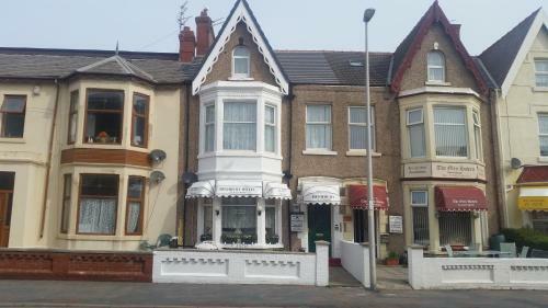 Highbury Hotel