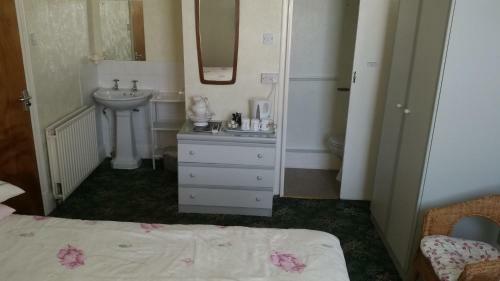 Highbury Hotel
