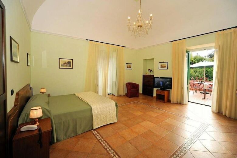 Bed & Breakfast Domus Aequana