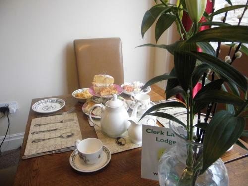 Bed & Breakfast Clerk Laithe Lodge