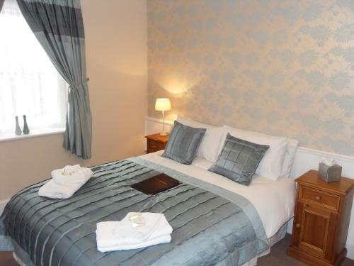 The Moorfield Hotel-bed And Breakfast