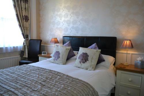 The Moorfield Hotel-bed And Breakfast