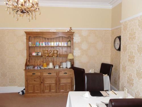 The Moorfield Hotel-bed And Breakfast