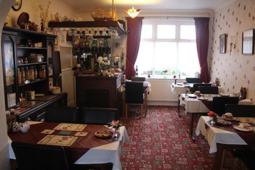 Hostal The Lyndsay Guest House