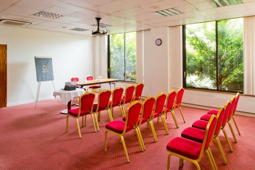 Clarion Croydon Park Hotel