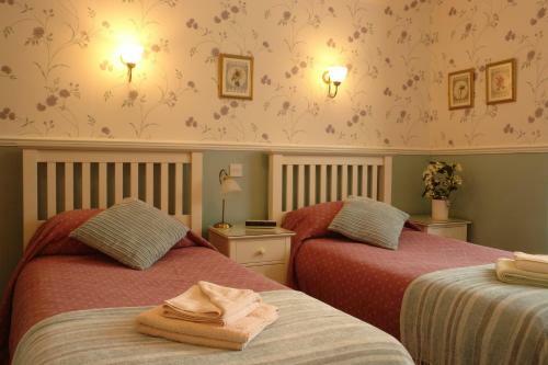 Hostal Midway Guest House