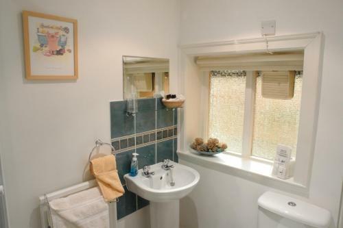 Hostal Midway Guest House