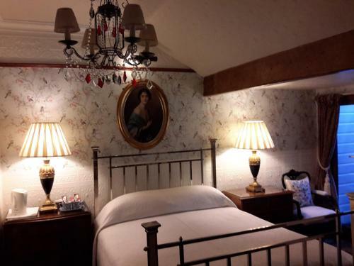 Hostal The Lonsdale Hotel