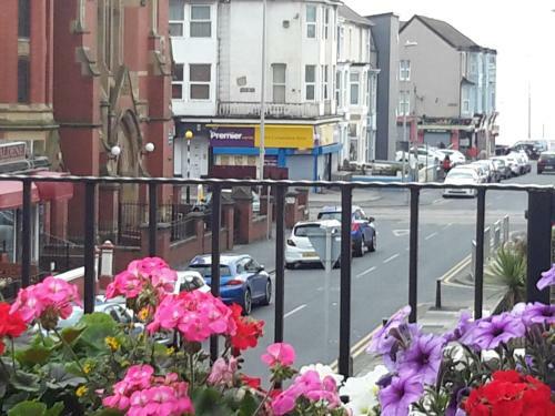 Hostal The Lonsdale Hotel