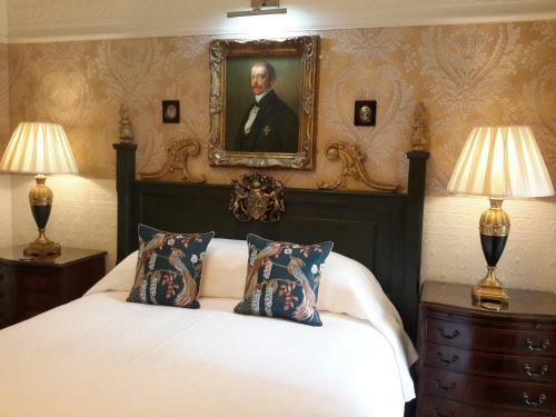 Hostal The Lonsdale Hotel