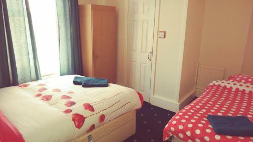 Hostal The Woodley Hotel