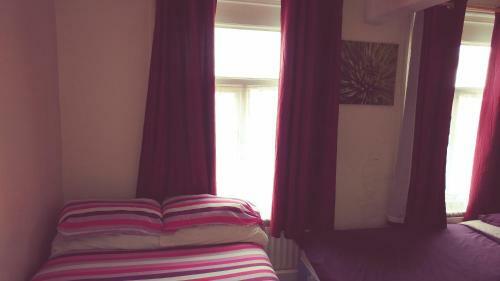 Hostal The Woodley Hotel