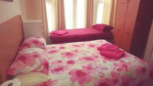 Hostal The Woodley Hotel