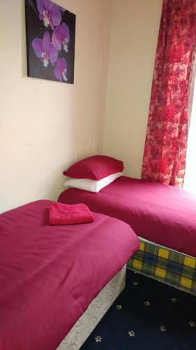 Hostal The Woodley Hotel