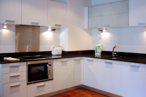 Travelling Light Apartments @ The Edge