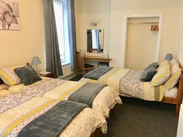 Hostal Hawthorn House