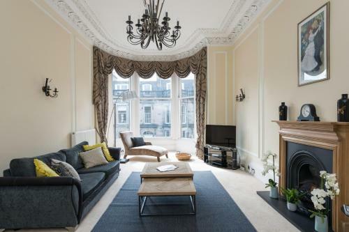 Coates Gardens Apartment