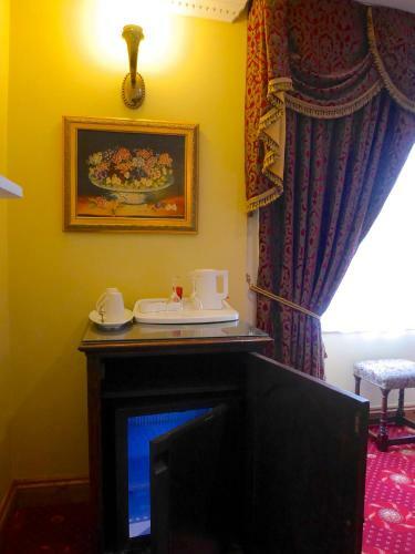 Bella Vita Hotel & Restaurant