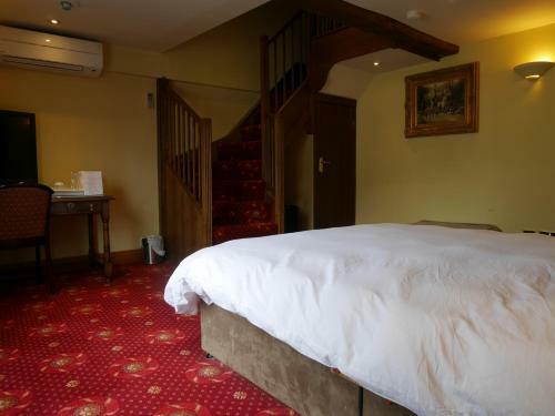 Bella Vita Hotel & Restaurant