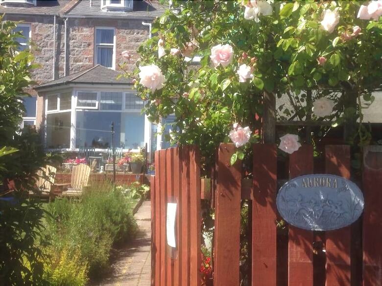 Hostal Aurora Guest House