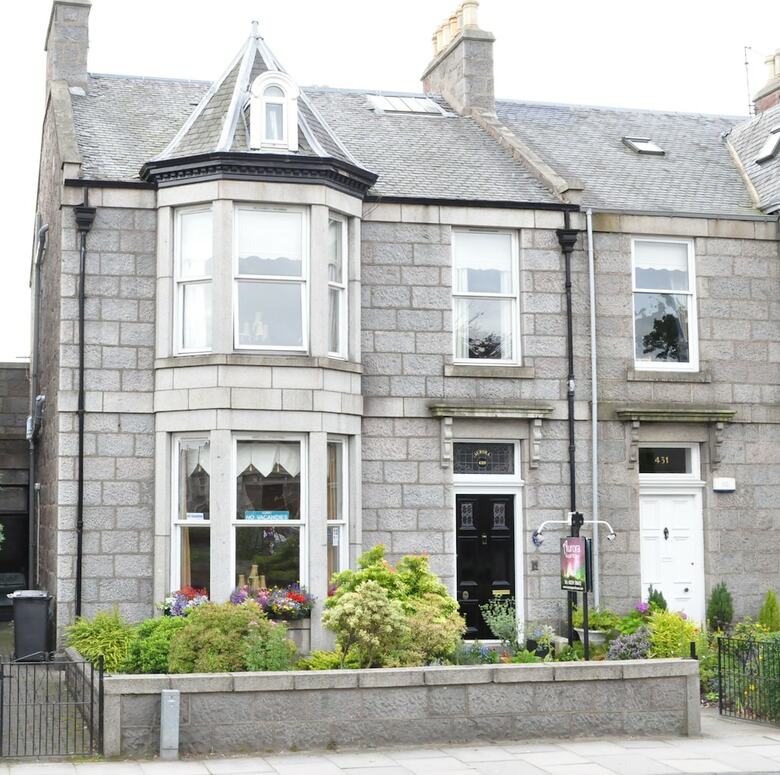 Hostal Aurora Guest House