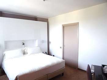 For You Hotel