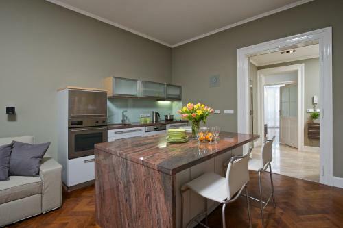 Holec Apartments