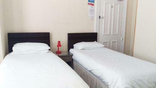 Hostal The George Guest House