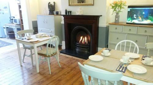 Hostal Sandsides Guest House