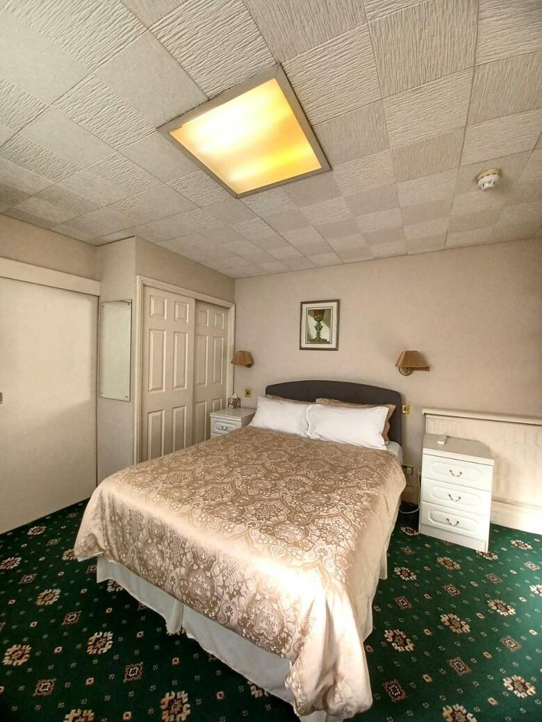 Hostal Hunters Lodge Guest House