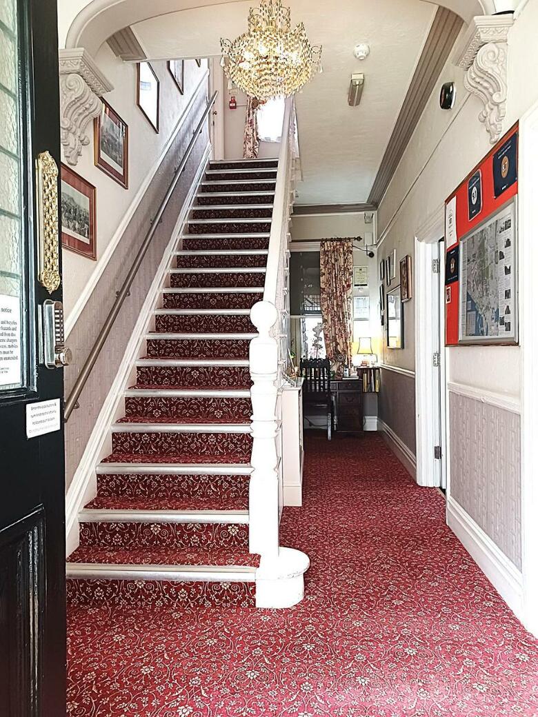 Hostal Hunters Lodge Guest House