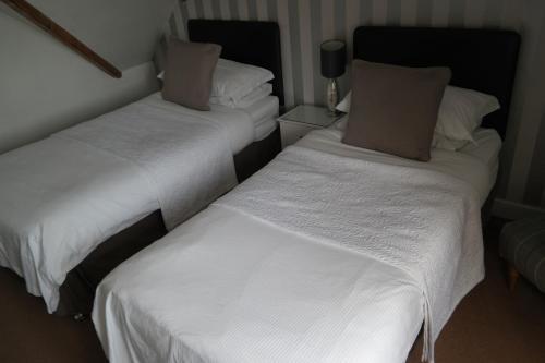 Hostal Lakeside Guest House