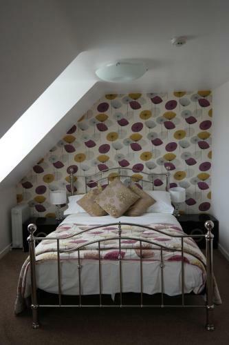 Hostal Lakeside Guest House