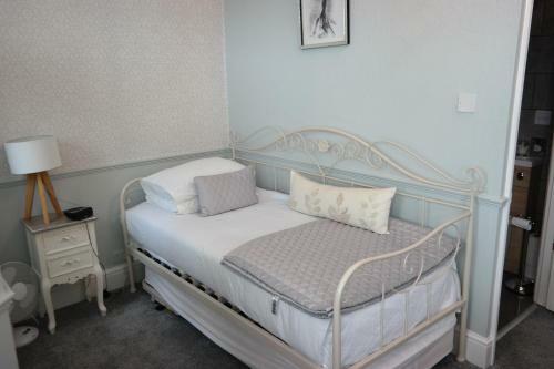 Hostal Lakeside Guest House