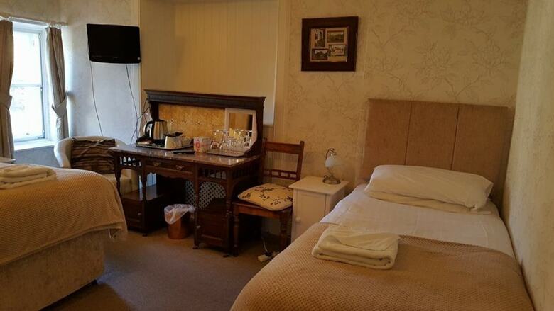 Hostal Carra Beag Guest House
