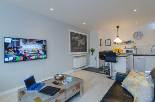 Alfred St Apartment