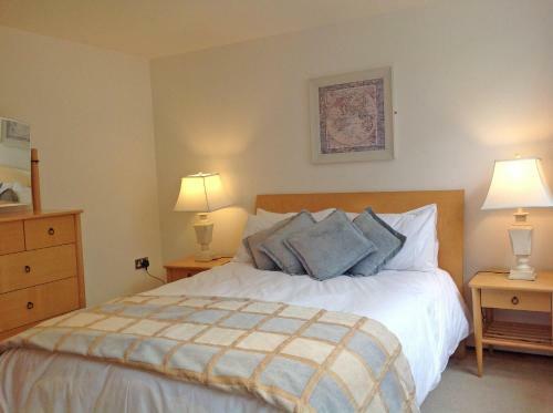 93a Grey Street Apartments