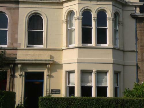 Hostal Balmoral Guesthouse