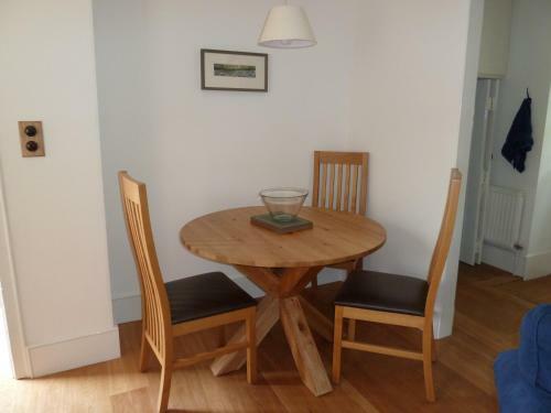 Bronfelin & Troed-y-rhiw Holiday Cottage