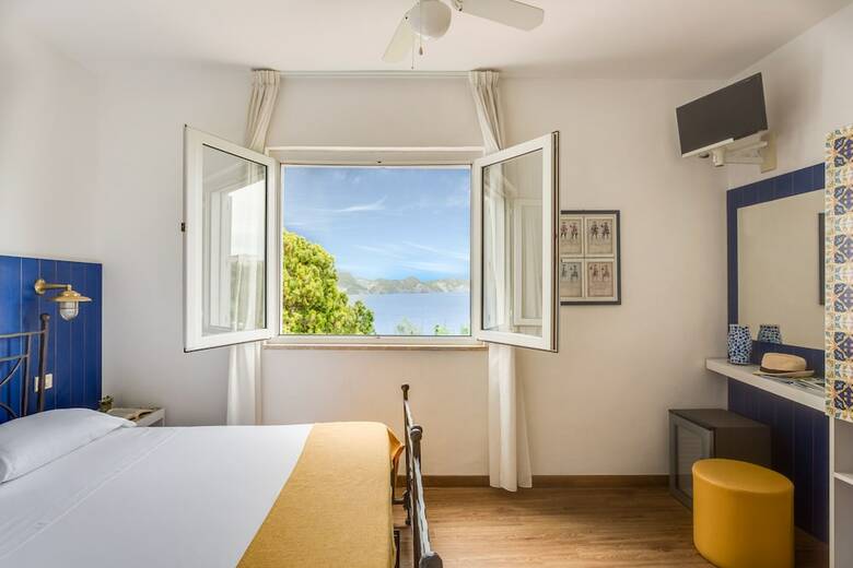 Hotel Torre Dei Borboni
