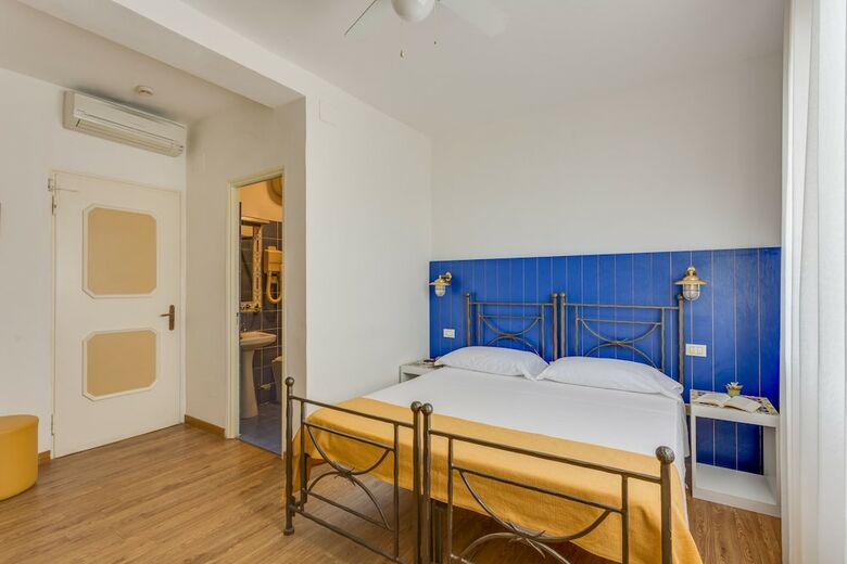 Hotel Torre Dei Borboni