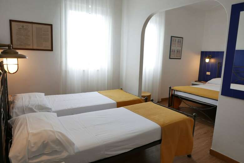 Hotel Torre Dei Borboni