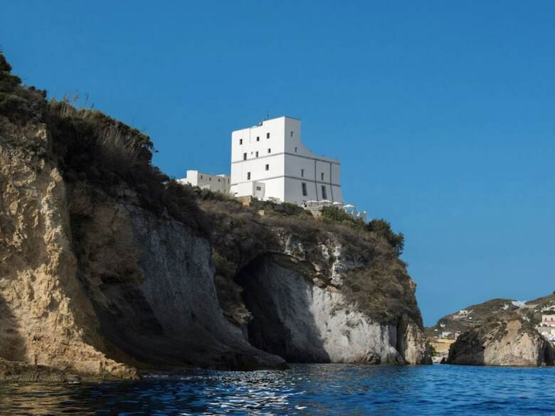 Hotel Torre Dei Borboni