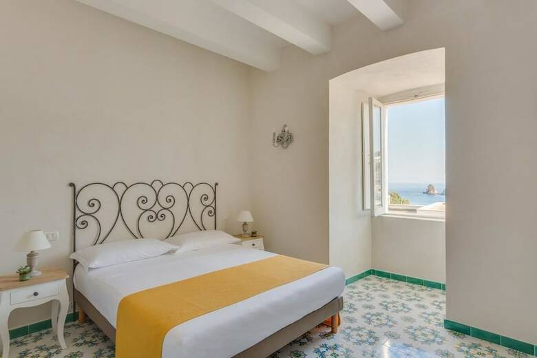 Hotel Torre Dei Borboni