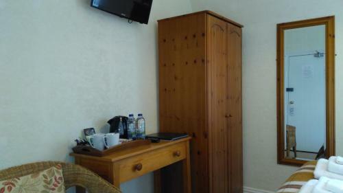 Bed & Breakfast Swiss Court Guest House