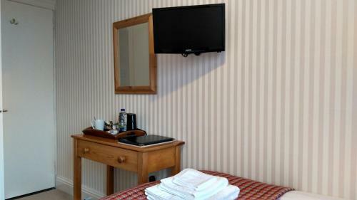 Bed & Breakfast Swiss Court Guest House