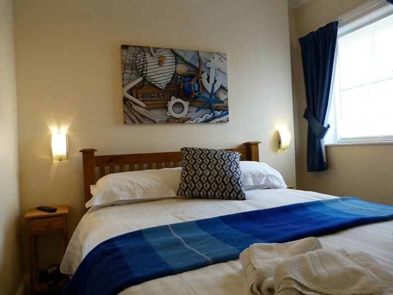 Hostal The Kenton Hotel