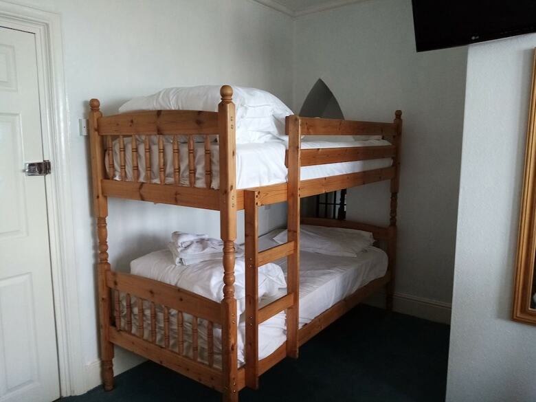 Hostal The Kenton Hotel