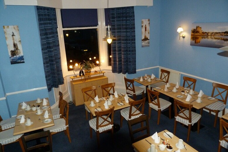 Hostal The Kenton Hotel